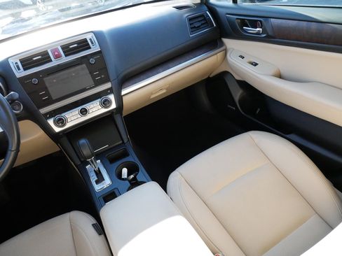 Used 2017 Subaru Outback 2.5i Limited w/ Popular Package #5 image 11