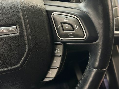 Used 2018 Land Rover Range Rover Evoque SE Premium image 26