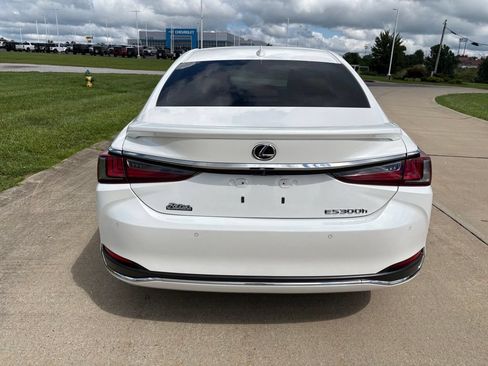 Used 2024 Lexus ES 300h w/ Premium Package FWD image 5
