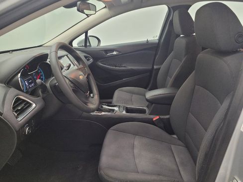 Used 2018 Chevrolet Cruze LT w/ Convenience Package FWD image 17