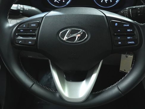 Certified 2022 Hyundai Venue SEL w/ Cargo Package image 16