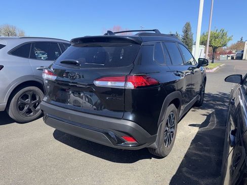 Used 2025 Toyota Corolla Cross AWD Hybrid w/ Moonroof Package image 3