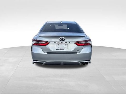 Used 2021 Toyota Camry SE w/ Cold Weather Package image 4