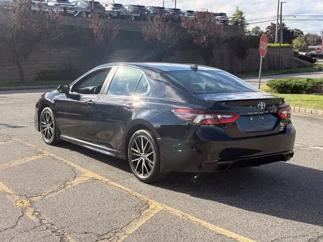 Used 2022 Toyota Camry SE AWD/4WD image 6