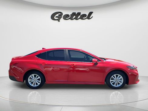 Used 2025 Toyota Camry LE w/ Convenience Package FWD image 4