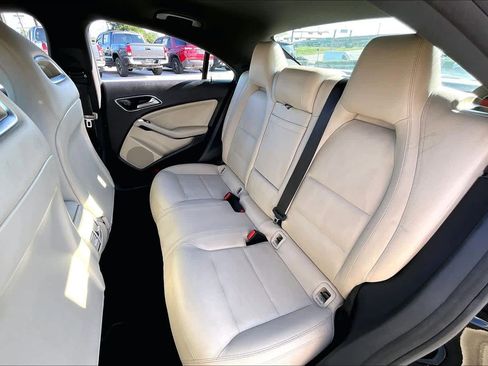 Used 2018 Mercedes-Benz CLA 250 image 21