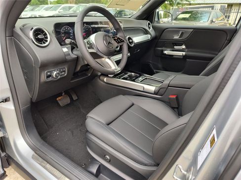 New 2026 Mercedes-Benz GLB 250 4MATIC image 2