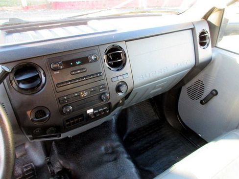 Used 2016 Ford F650 2WD Regular Cab Super Duty image 17