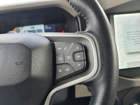 Used 2023 Ford Bronco Wildtrak image 19