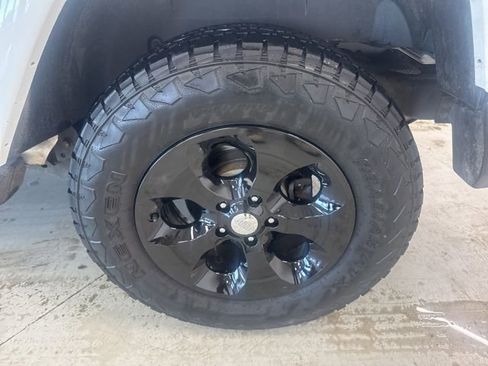 Used 2017 Jeep Wrangler Unlimited Sahara image 7