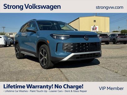 New 2025 Volkswagen Tiguan SE
