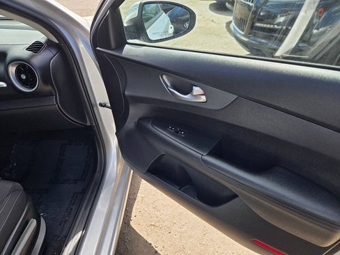 Used 2020 Kia Forte LXS FWD image 26