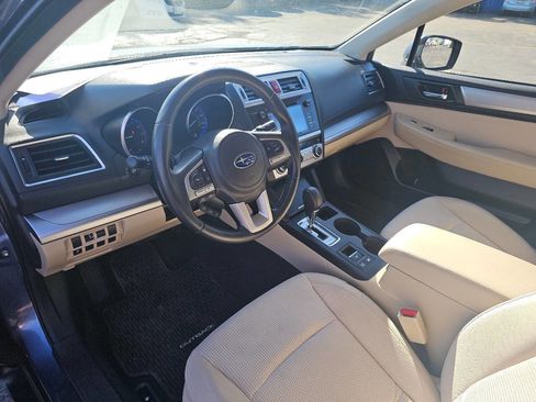 Used 2017 Subaru Outback 2.5i Premium image 12