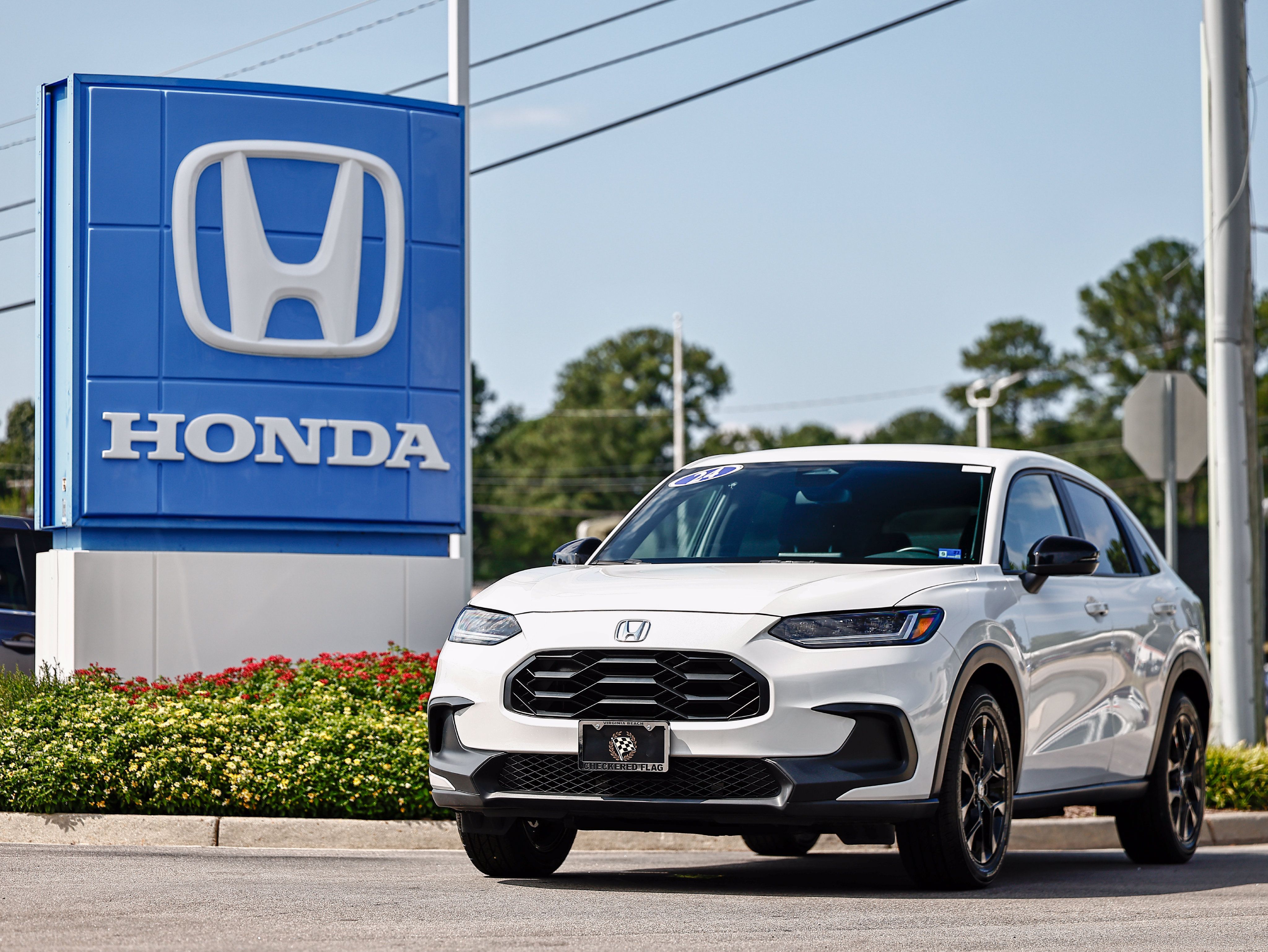 Used 2024 Honda HR-V Sport image 1