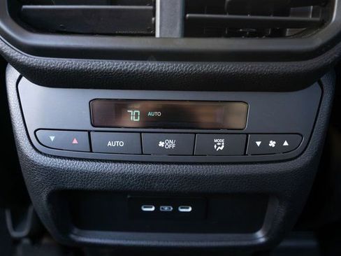 Used 2025 Honda Pilot EX-L image 30