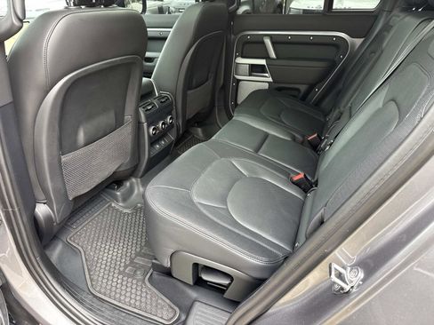 Used 2024 Land Rover Defender 130 X-Dynamic SE image 14