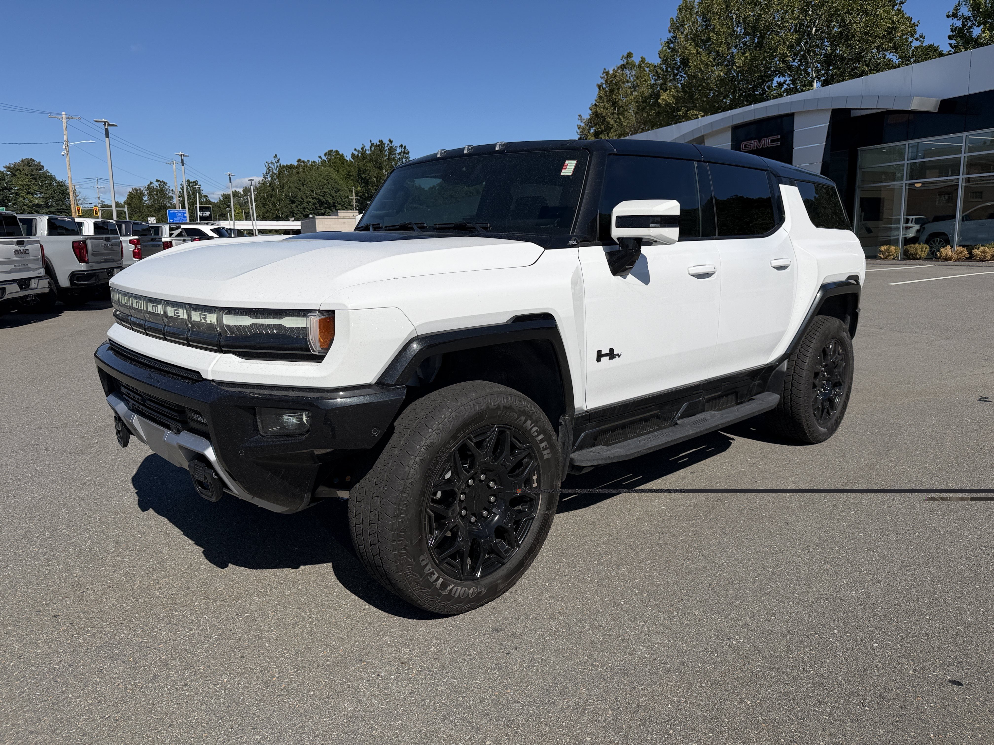 Used 2025 GMC Hummer EV 2X w/ LPO, Dark Essentials Package AWD/4WD image 1