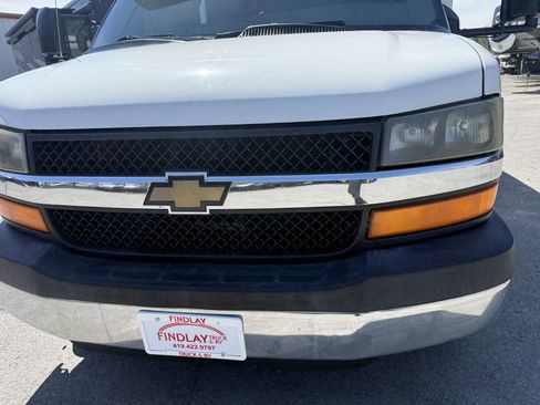Used 2004 Chevrolet Express 3500 w/ RV Package. Upfitter Option RWD image 26