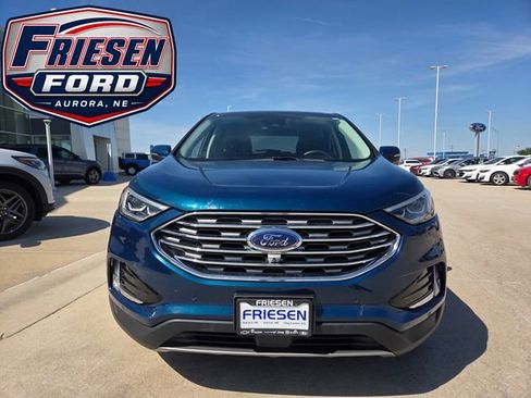 Used 2020 Ford Edge Titanium w/ Equipment Group 301A AWD/4WD image 2