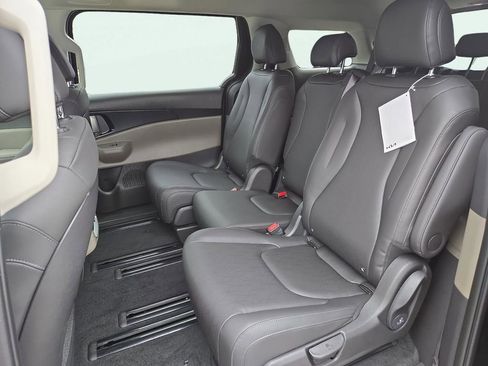 New 2026 Kia Carnival image 19