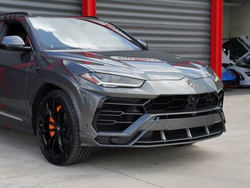 Used 2020 Lamborghini Urus AWD/4WD image 6