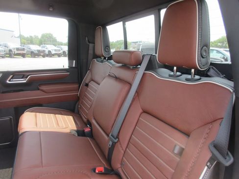 New 2026 GMC Sierra 2500 Denali Ultimate AWD/4WD image 14