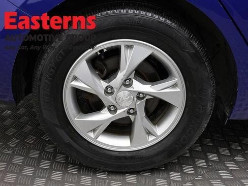 Used 2023 Hyundai Elantra SE w/ Preferred Accessory Package FWD image 31