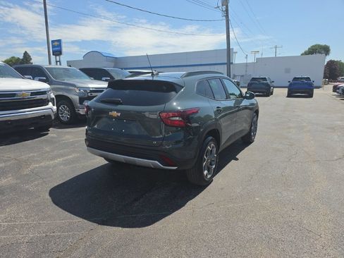 New 2026 Chevrolet Trax LT w/ Driver Confidence Package FWD image 8