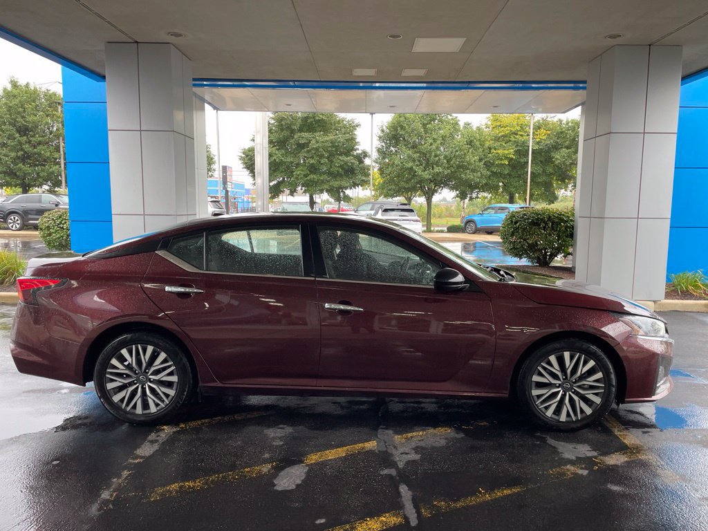 Used 2024 Nissan Altima 2.5 SV FWD image 6