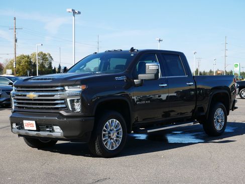Used 2021 Chevrolet Silverado 2500 High Country w/ Z71 Off-Road Package image 3