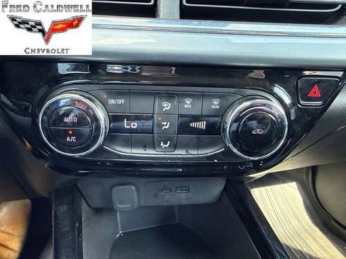 Used 2024 Chevrolet Trax LT FWD image 9
