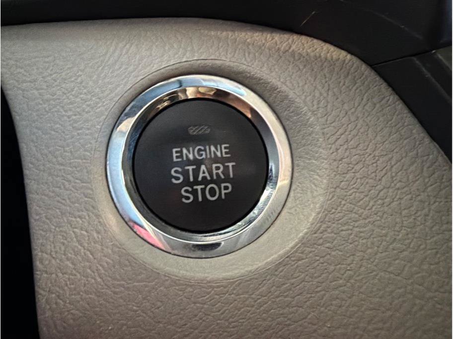 Used 2017 Toyota Sienna XLE w/ XLE Navigation Package FWD image 20