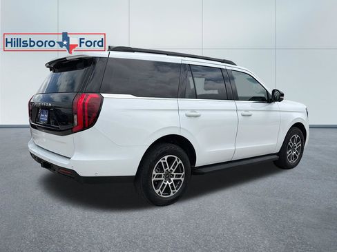 Used 2025 Ford Expedition Active AWD/4WD image 7