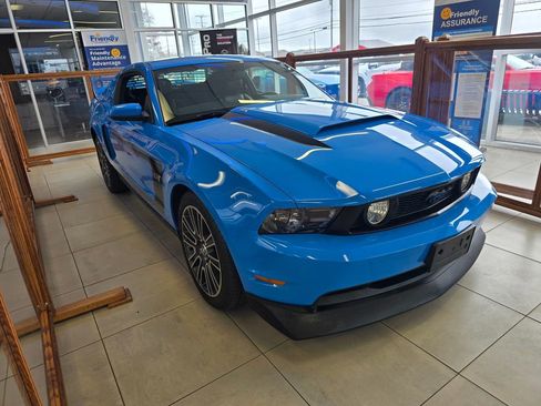 Used 2010 Ford Mustang GT RWD image 3