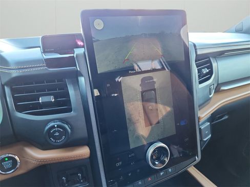 Used 2022 Ford Expedition Max Platinum image 25