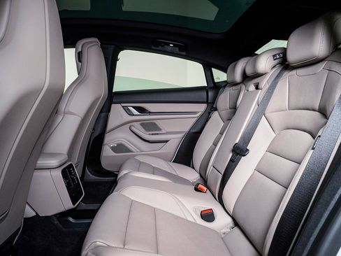 Certified 2025 Porsche Taycan image 17