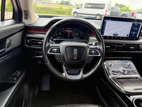 Used 2023 Lincoln Nautilus Reserve AWD/4WD image 12