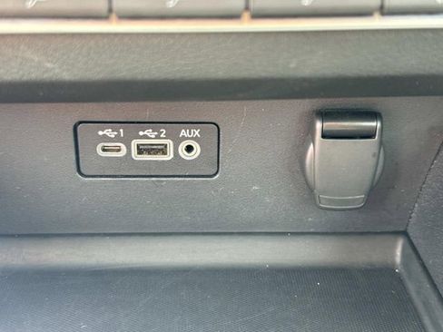 Used 2025 Nissan Altima 2.5 SV FWD image 50
