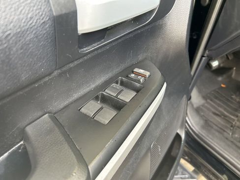 Used 2017 Toyota Tundra SR5 image 36