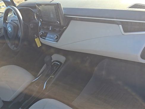 Used 2022 Toyota Corolla LE image 28
