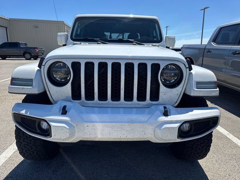 Used 2021 Jeep Gladiator Overland AWD/4WD image 2
