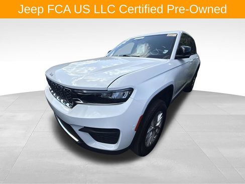 Used 2024 Jeep Grand Cherokee Laredo X w/ Luxury Tech Group I AWD/4WD image 2