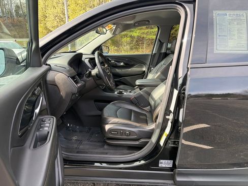 Used 2023 GMC Terrain AT4 image 12