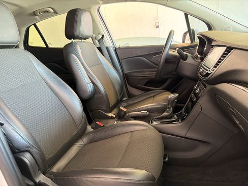 Used 2021 Buick Encore Preferred FWD image 24