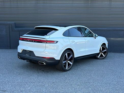 Certified 2025 Porsche Cayenne Coupe image 10