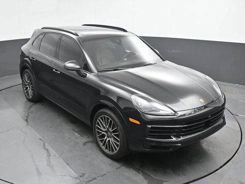 Used 2023 Porsche Cayenne AWD/4WD image 35