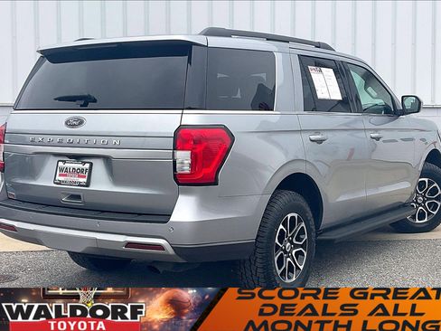 Used 2024 Ford Expedition XLT image 17