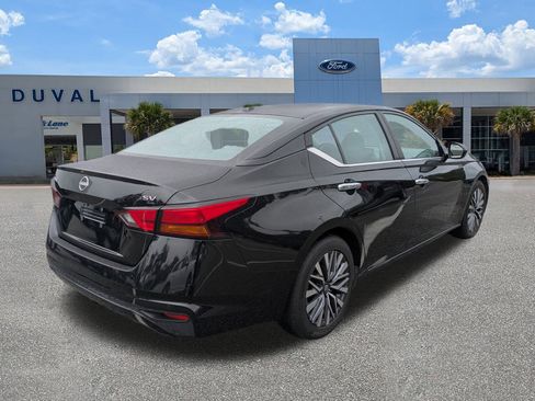 Used 2023 Nissan Altima 2.5 SV image 3
