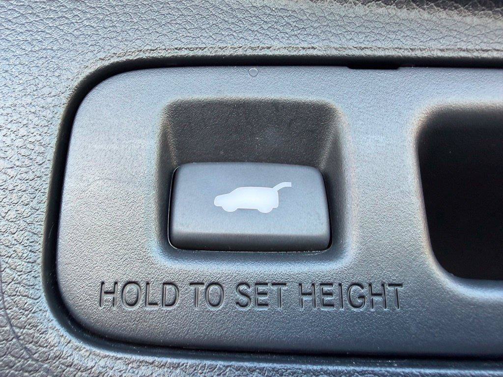Used 2025 Honda CR-V EX-L image 17