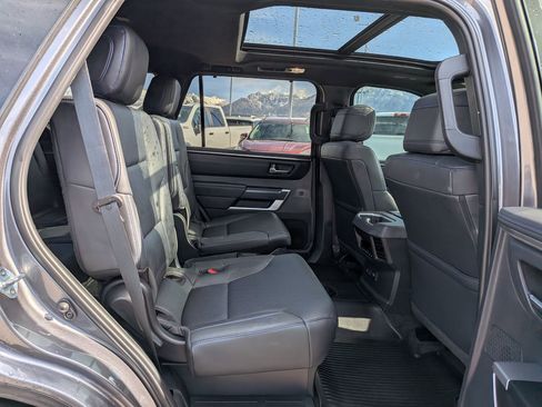 Used 2024 Toyota Sequoia Platinum AWD/4WD image 31